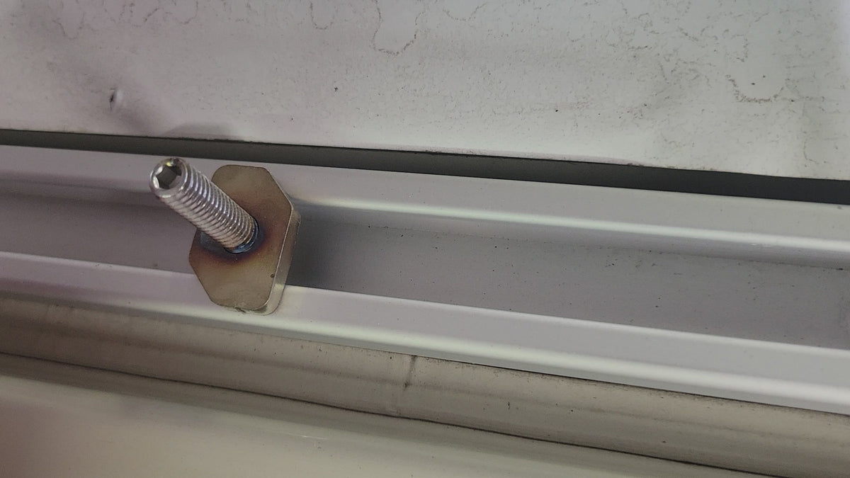 1 pc Mercedes Sprinter NCV3 and VS30 van roof rack rail sliding nut